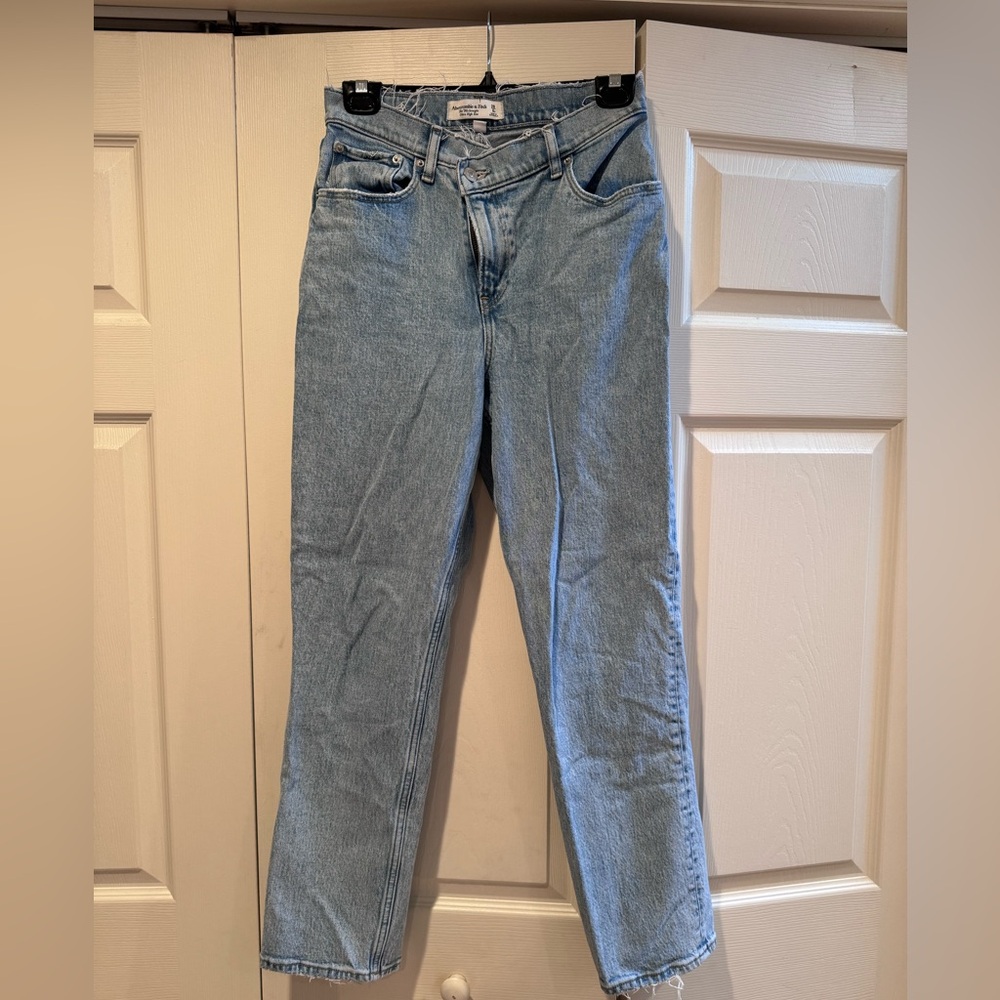 Abercrombie & Fitch Curve Love Ultra High Rise 90s Straight Jean
